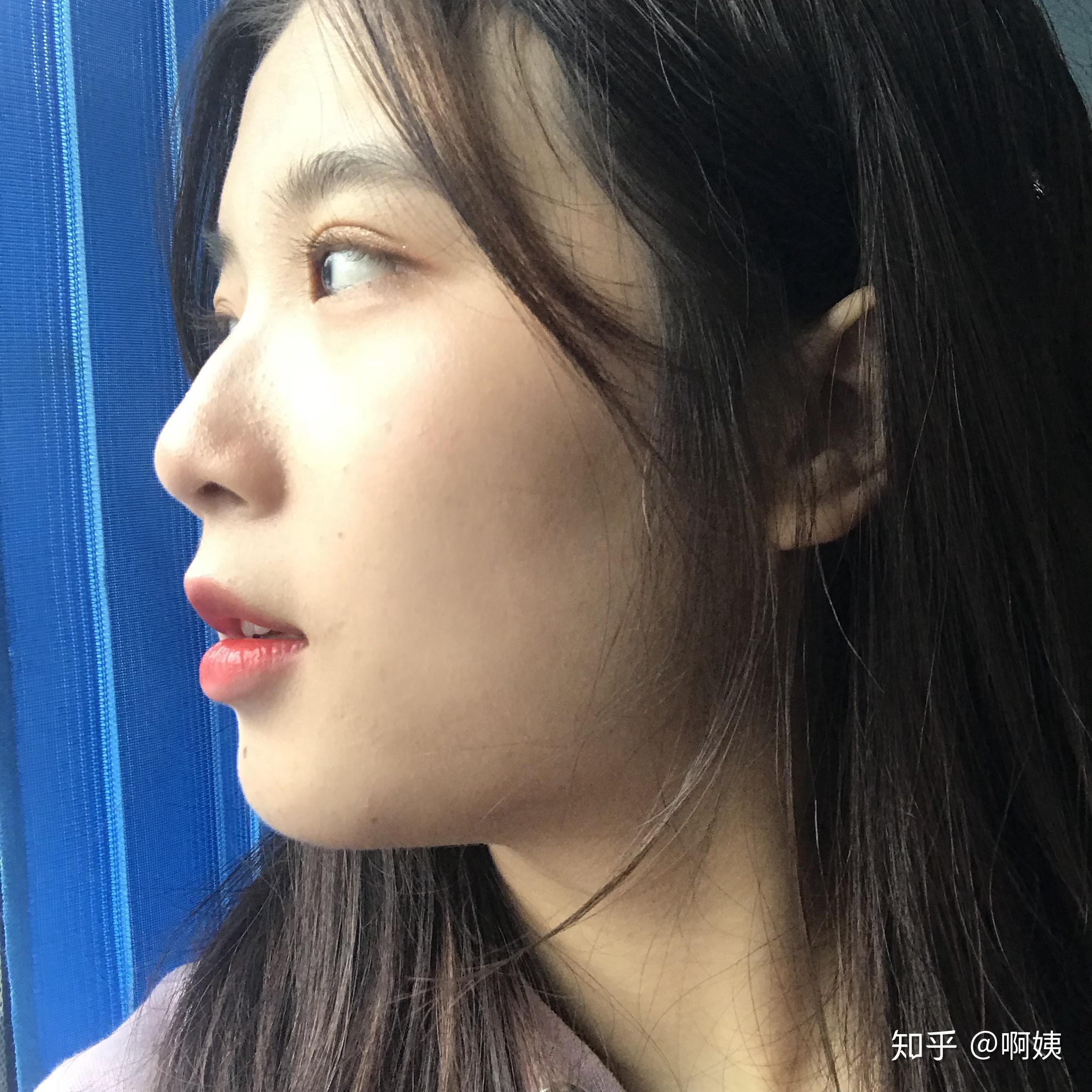 有脸大塌鼻子的好看的女孩子吗?