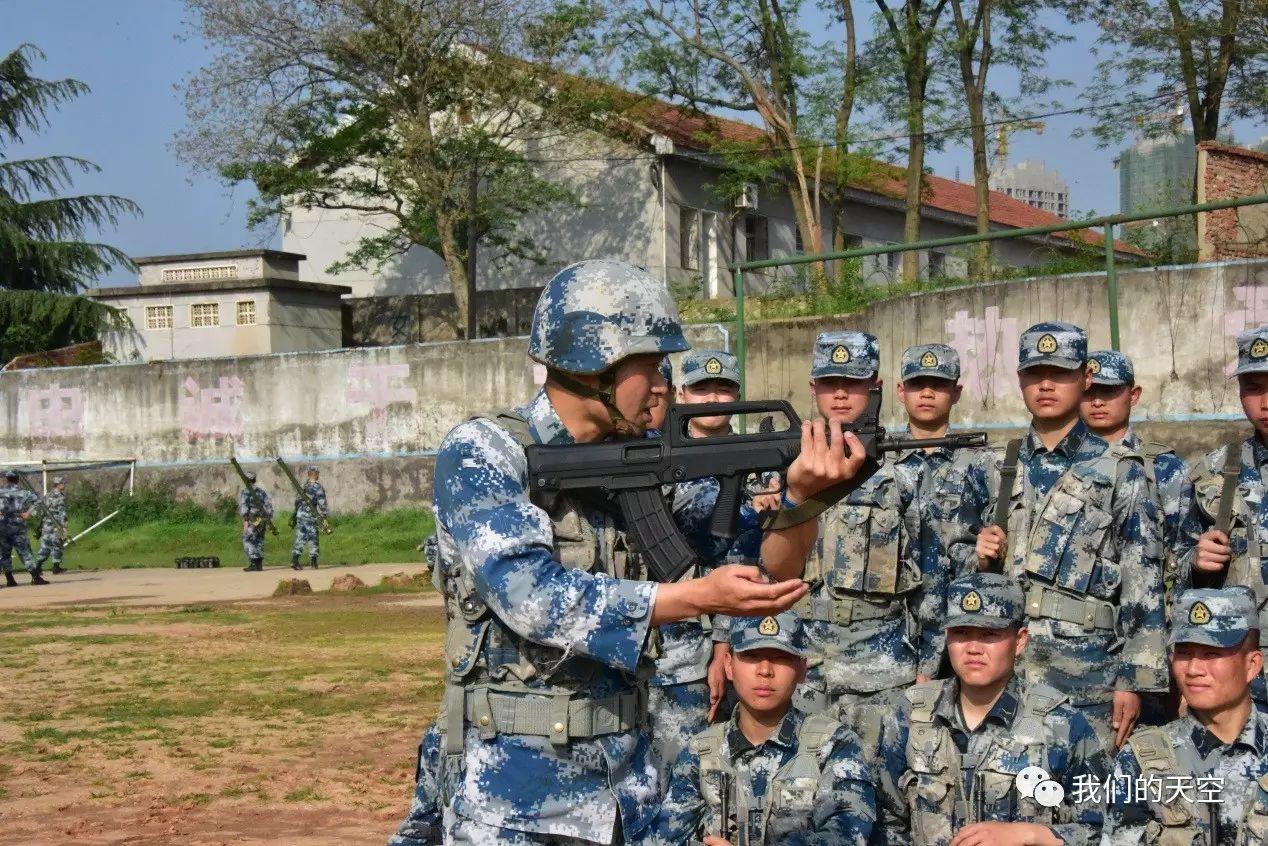 淬火季战友这里的集训很精彩