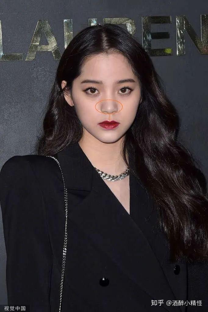 如何评价欧阳娜娜的长相?