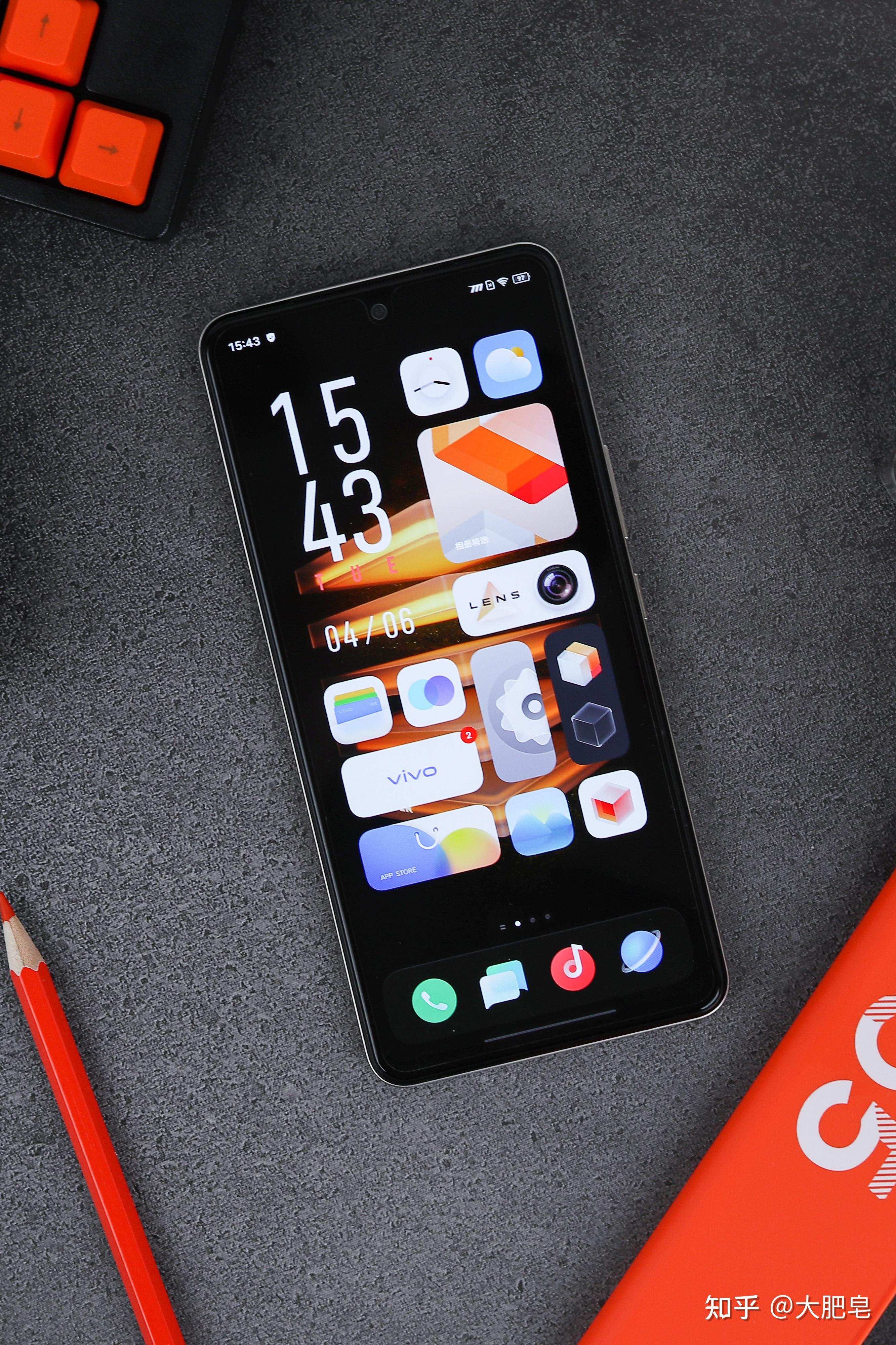 与活力共舞iqooneo5像素橙开箱图赏