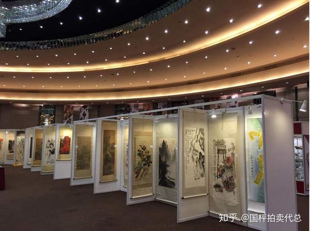 艺术品交易市场新动态：从传统到现代