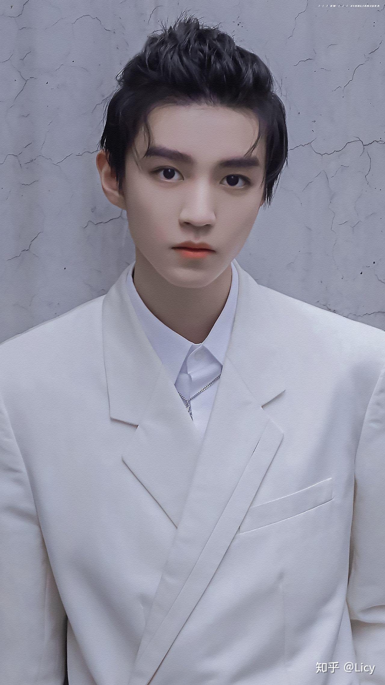 集美们有没有王俊凯的中分照