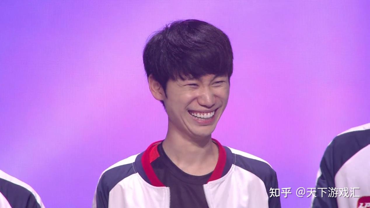 但是doinb也有很多直播翻车的时刻,被观众称之为"猴