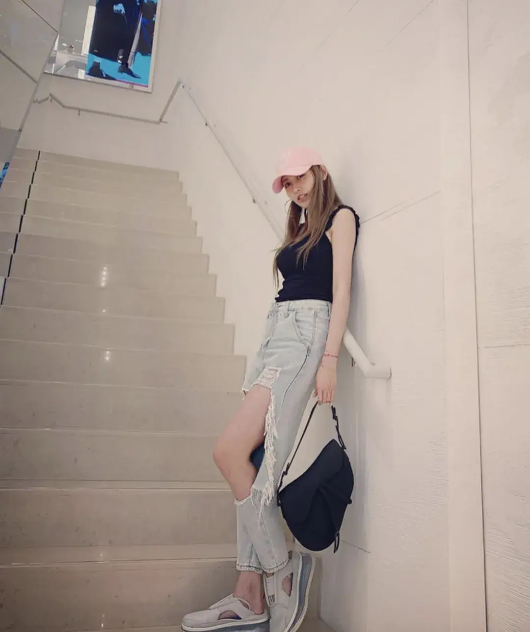 蝴蝶姐姐(罗志祥公司旗下唯一女艺人简恺乐)就周扬青罗志祥一事而道歉