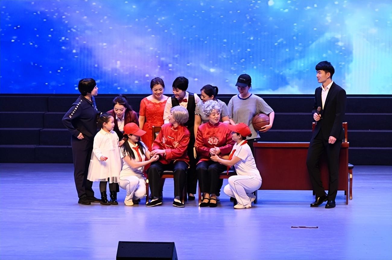 盂县路家村煤业金龙闹春专场文艺演出精彩上演