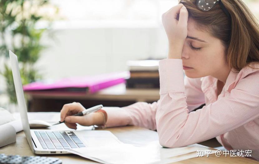 容易犯困经常打不起精神有时还头晕可能是什么原因引起的