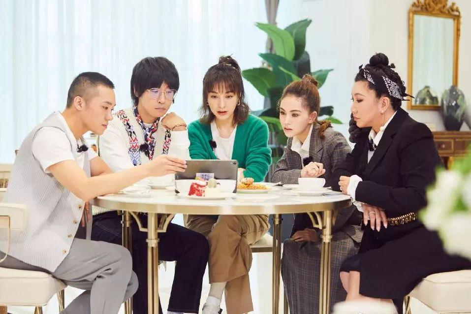 看了这部明星造型师改造素人的神奇综艺我终于知道了明星的秘密