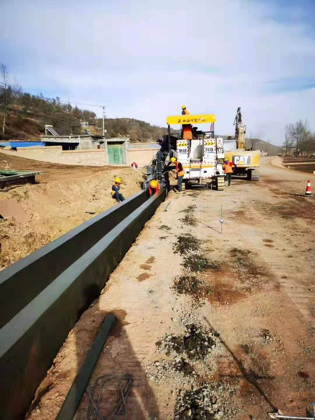 水沟滑模机施工