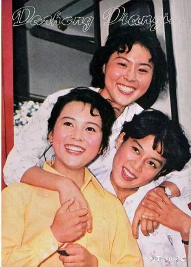 美女颜正安80年代搭档帅哥王伟平走红后成外交官太太如今62岁很优雅