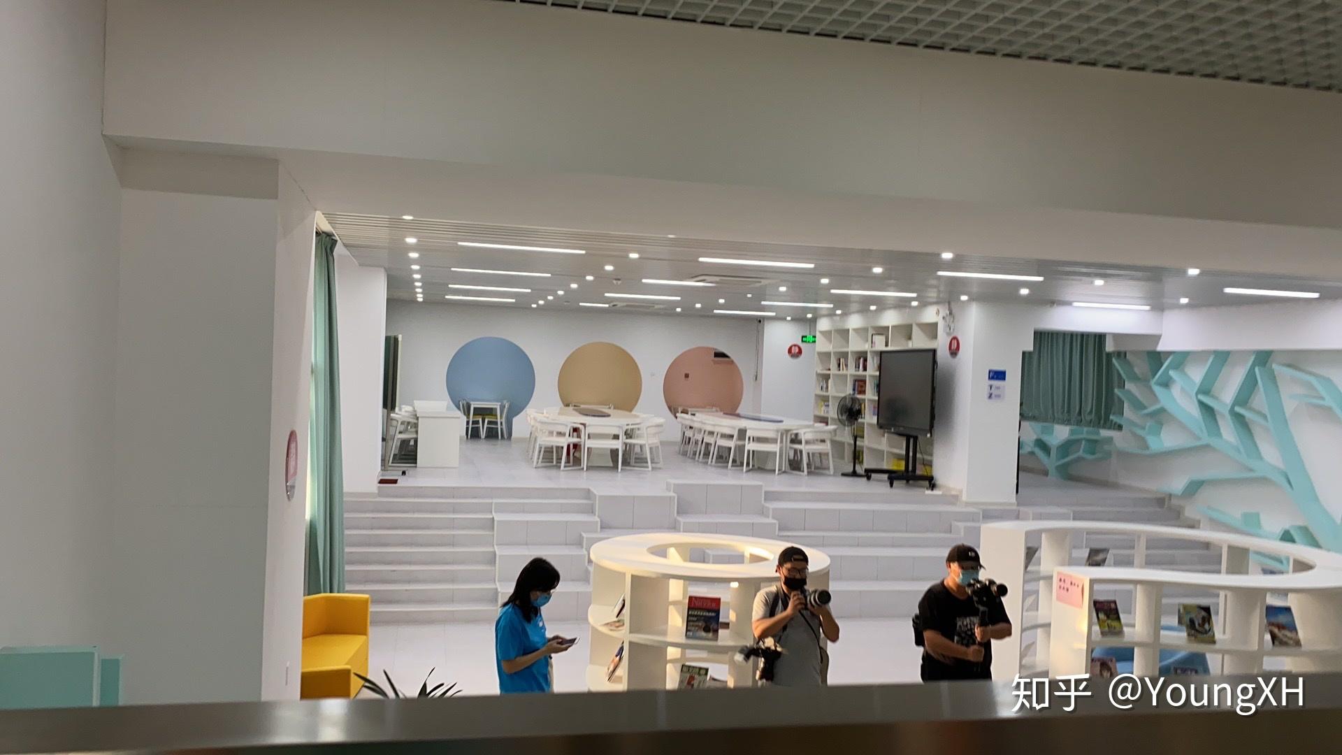 图书馆无人机社团福永中学一角钢琴教室校内编钟相信宝安教育未来会更