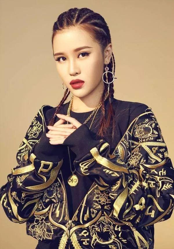 如何评价女rapper杨佬叁