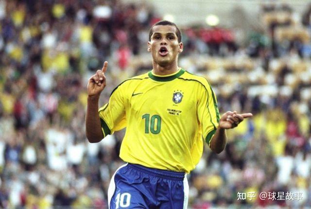 巴西足球历史上十号球员盘点贝利第一无可撼动小罗排第三