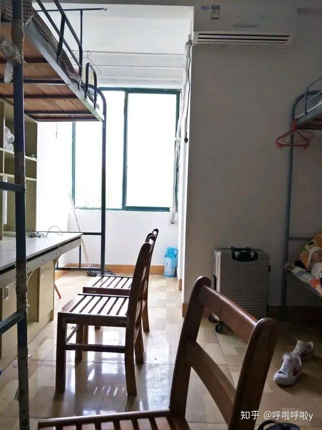 湖北科技职业学院怎么样啊,寝室条件呢?