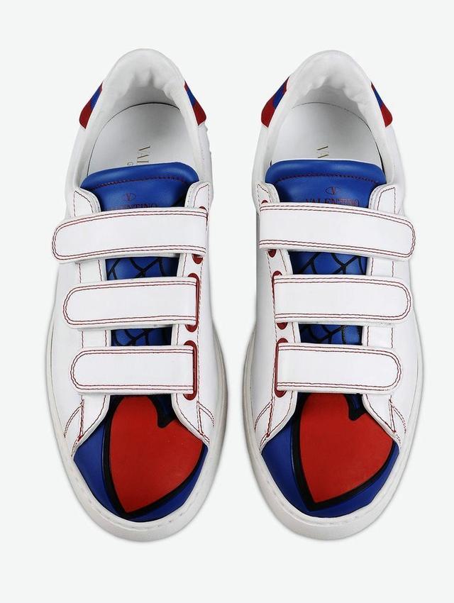 有什么好看的小白鞋,穿起来很舒服很适合走路,质量好,最重要的是鞋子