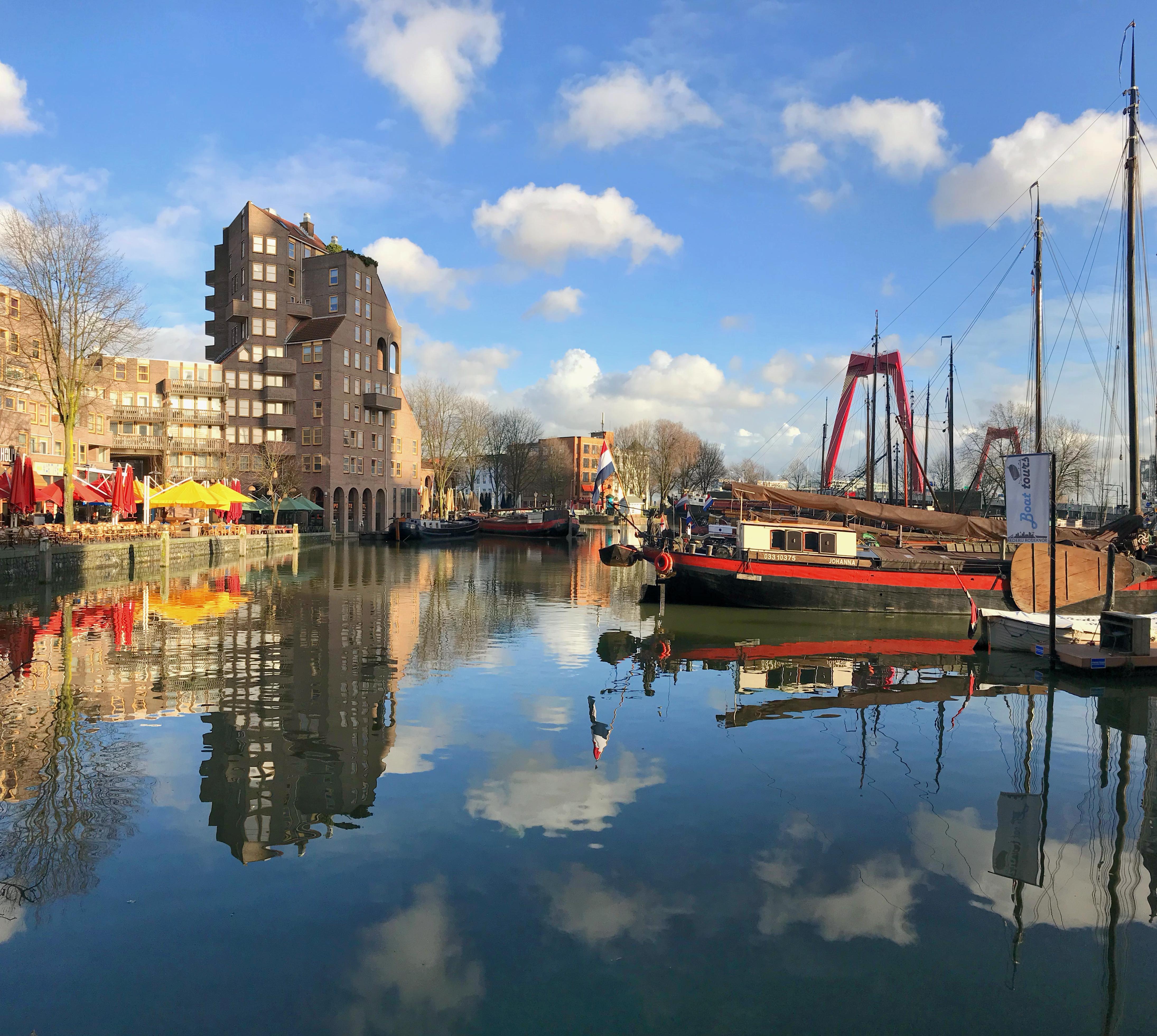 鹿特丹是荷兰第二大城市,这座城市以现代建筑闻名,一天时间足以逛完.