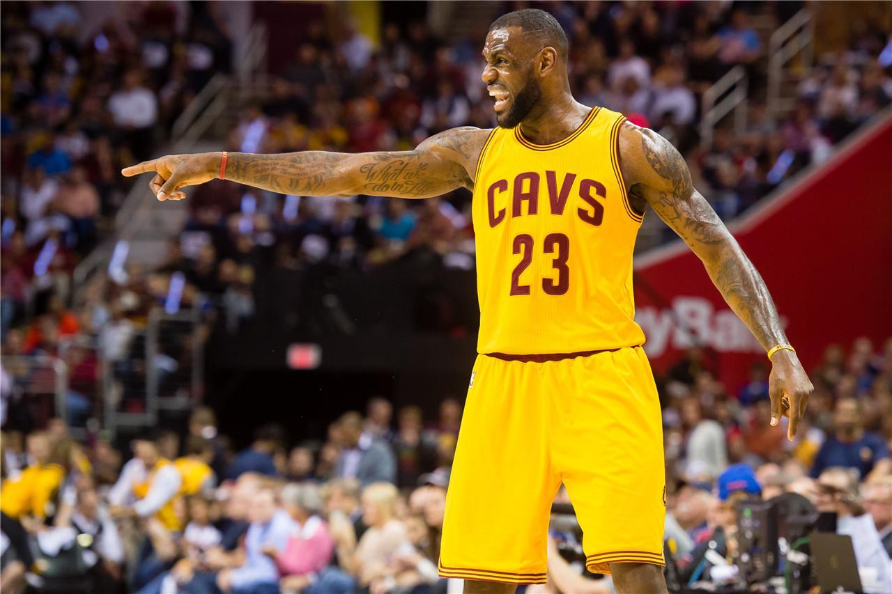 对詹姆斯而言,捡起更衣室的脏衣服,和将总冠军