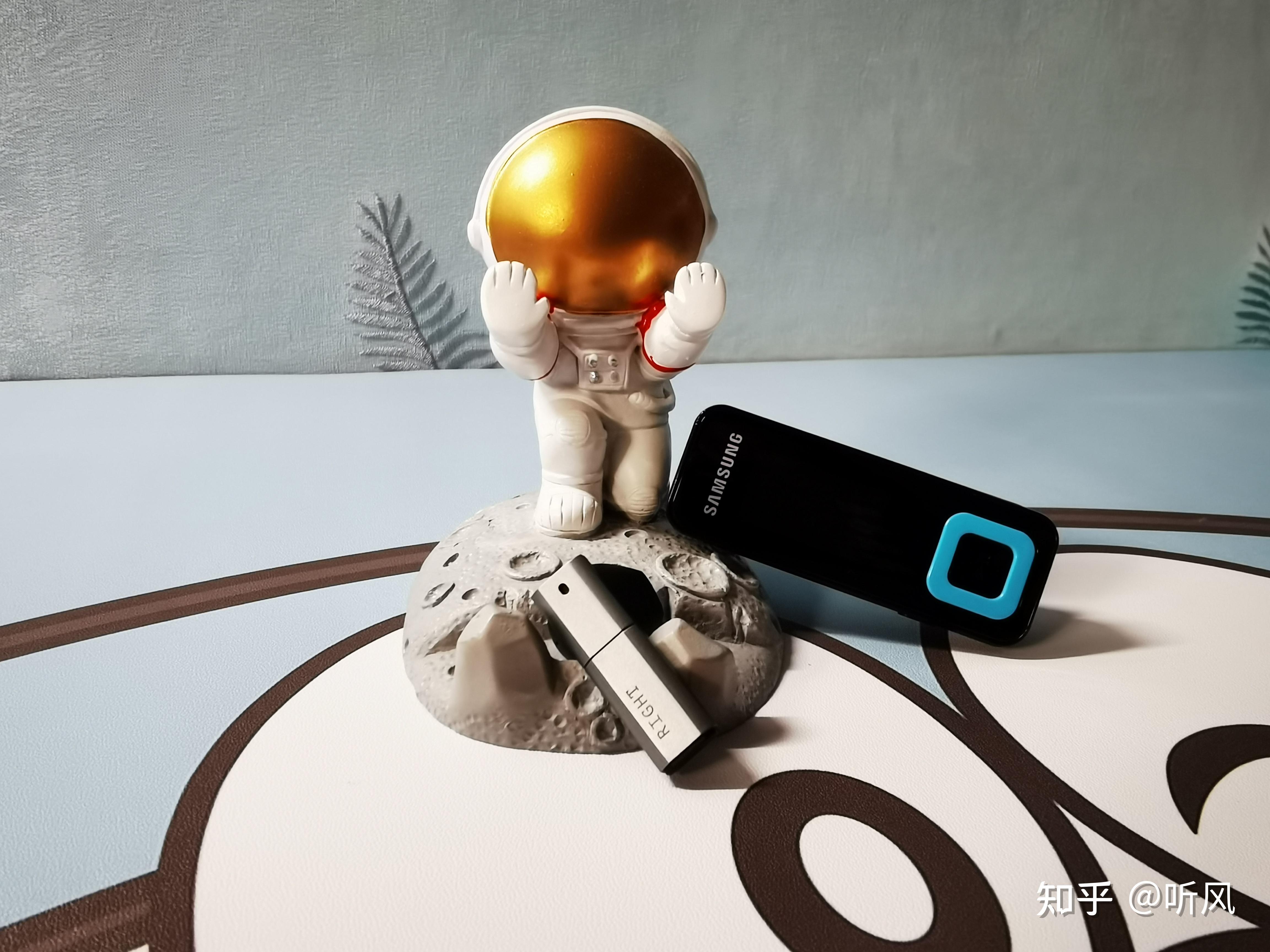 猫王xog超感机能真无线蓝牙耳机测评体验一款非常佩戴非常舒服的半