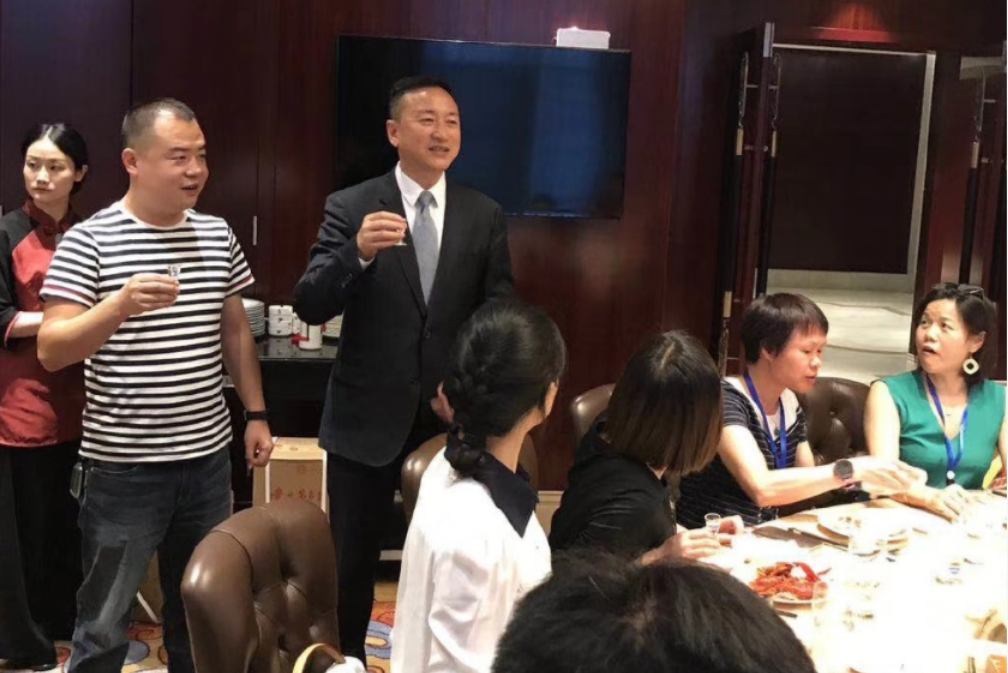 酒局上光喝酒不敬酒就是愣头青？掌握3个敬酒词，震撼全场 - 知乎