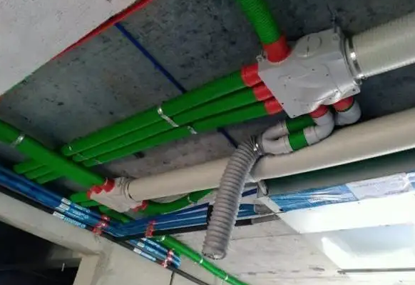 2022年新风系统该怎么选吊顶新风窗式新风壁挂新风和柜式新风之间都有