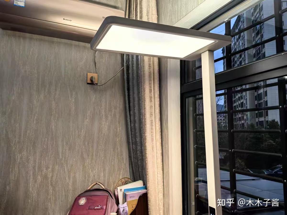 护眼大路灯真的有用吗?2025年护眼大路灯到底哪款好？10款主流护眼大路灯、护眼台灯横评对比实测，2025年护眼大路灯推荐，书客/米家/霍尼韦 ...