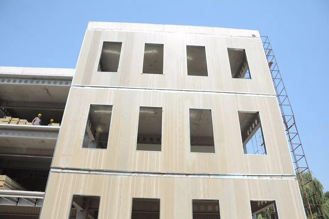 04 综合成本低相比传统材料,在综合成本上,装配式一体化墙体低