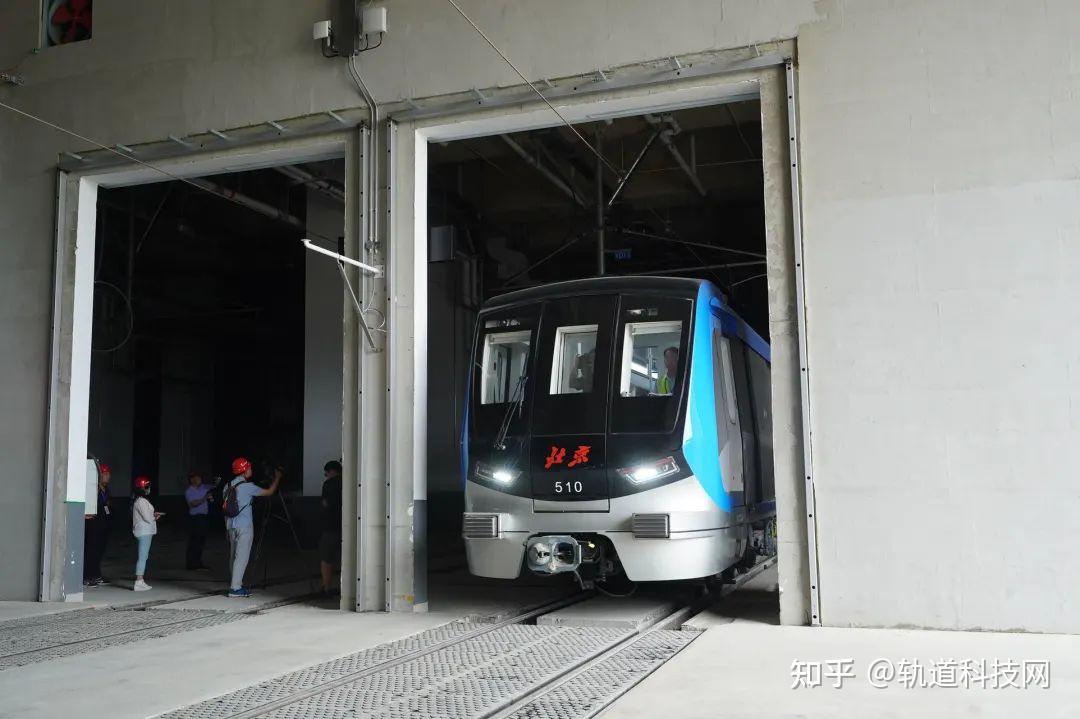北京地铁17号线北段开启动车调试 - 知乎