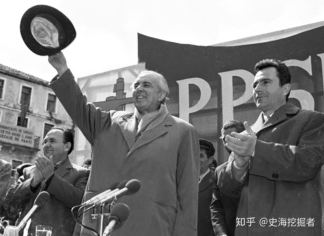 霍查1978年,霍查发表《帝国主义和革命》一书,称中国是"比苏联更危险