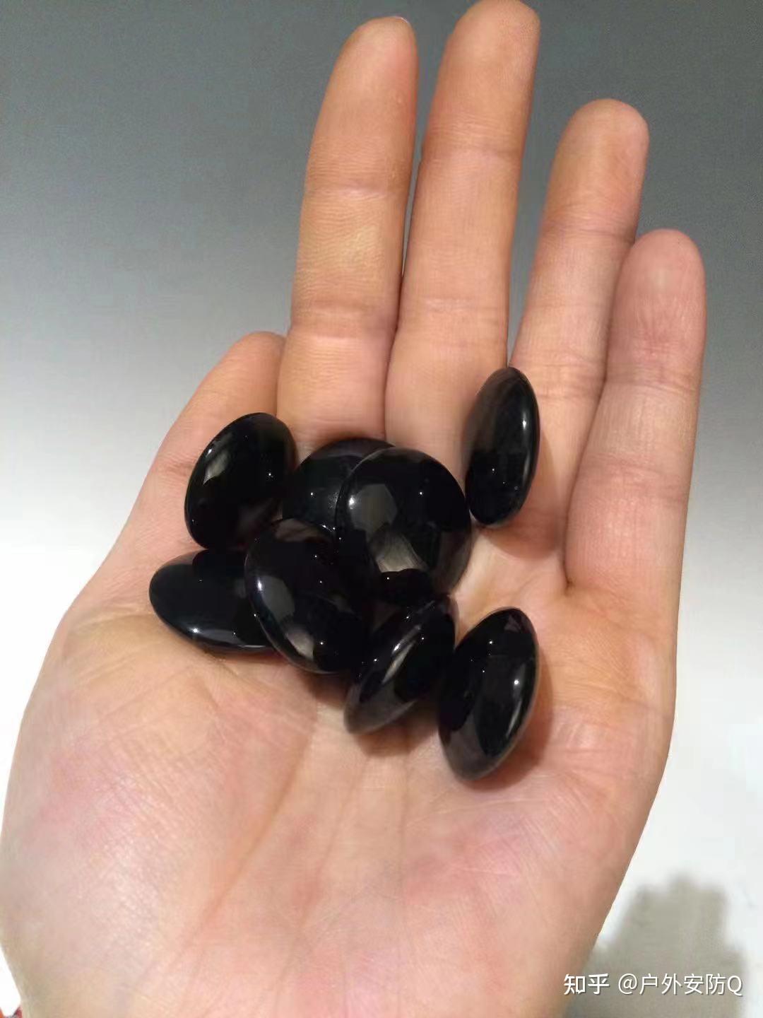 鉴赏创汇期剔红花卉人物山水纹玛瑙籽围棋一对