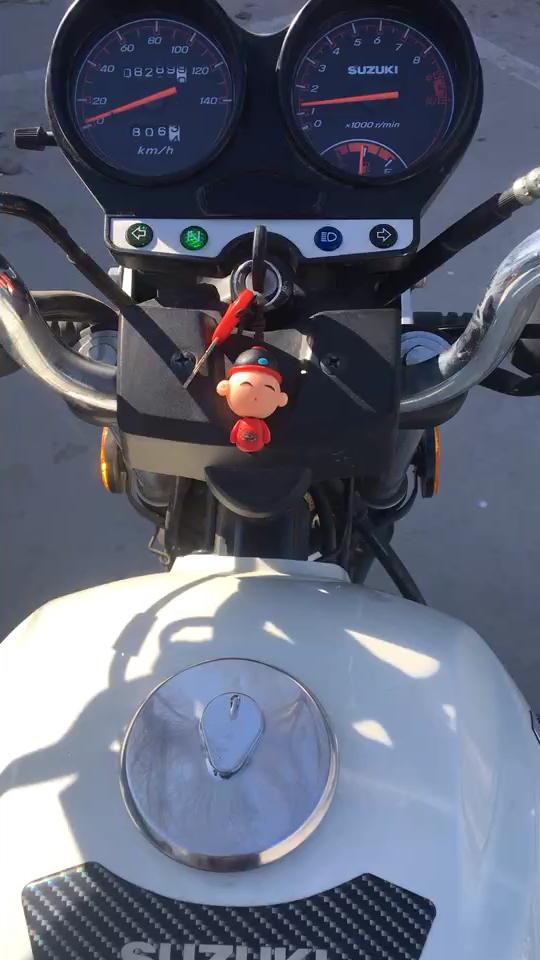 3月份开学,花了3500块大洋,入手一辆二手gr150,复古圆灯版,买之前有八