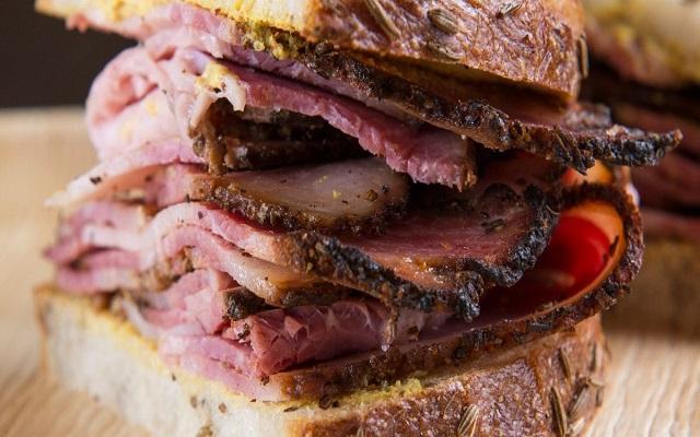 拔草拔到加拿大作为移民国家加拿大的美食集合了世界各地美食的特长