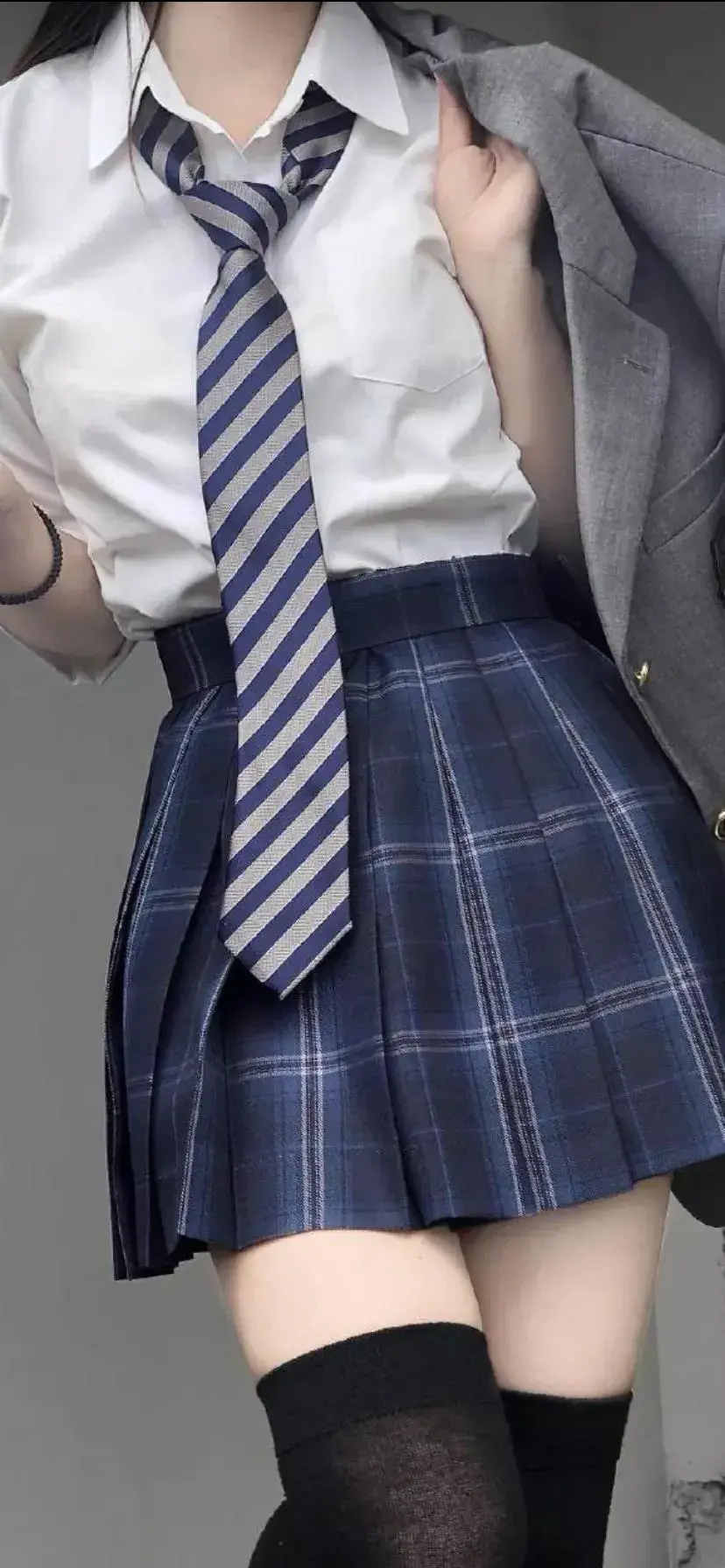 能发一些jk美女的壁纸吗? - 知乎