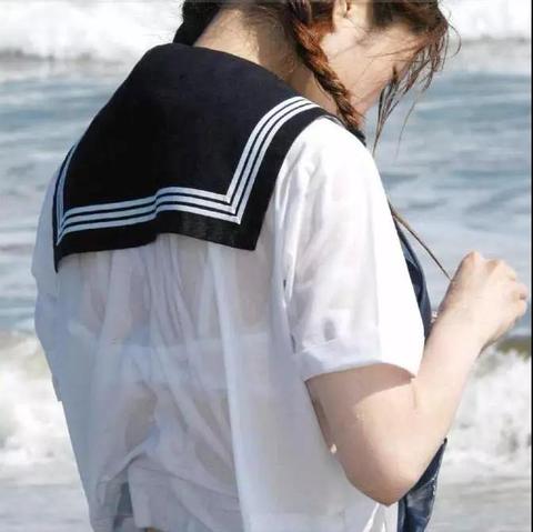 行知学园卖萌部部长~专业卖萌(*~ω~)行知酱穿在制服内最不透的内衣