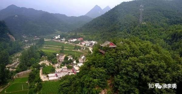 关于下坪村,地方志是这样描述的"河南省平顶山市鲁山县尧山镇下坪村