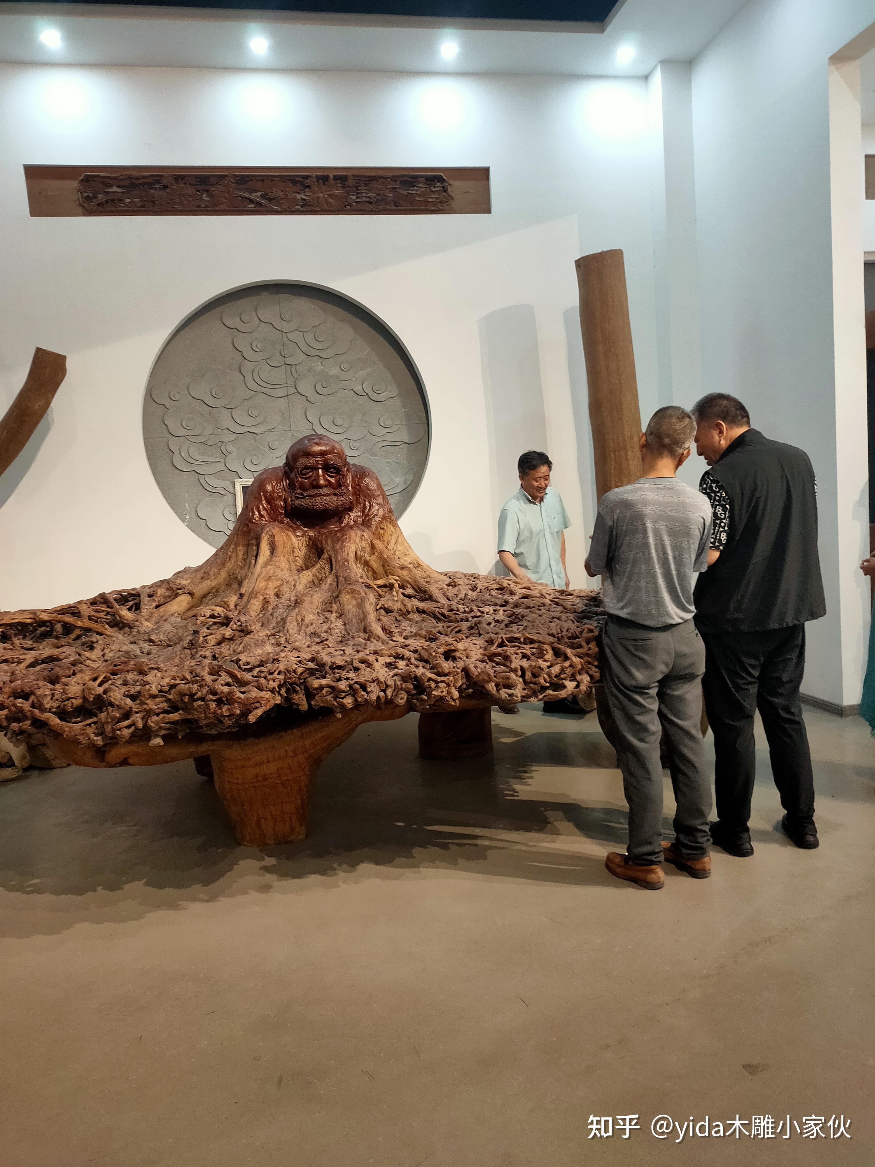 福州这家木雕厂堪比博物馆,海黄沉香印度老山檀金丝楠各种材料齐聚一