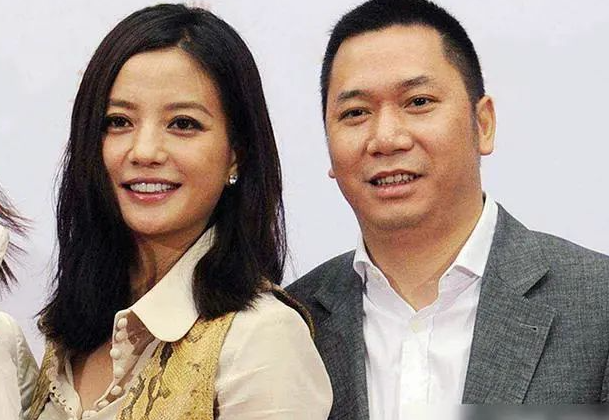 并且在无数股民将全部身家投入其中后,赵薇与其丈夫竟然狂卷十几亿