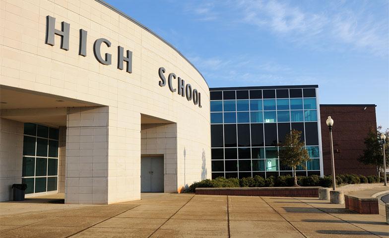 深度剖析超过70留学生在加拿大高中阶段选择转学的原因