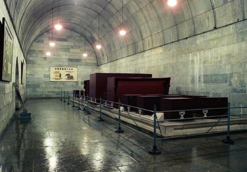 [图说]古今影像大明十三陵－－十五，明神宗万历帝朱翊钧定陵之开放的皇陵-明十三陵背后的帝王传奇