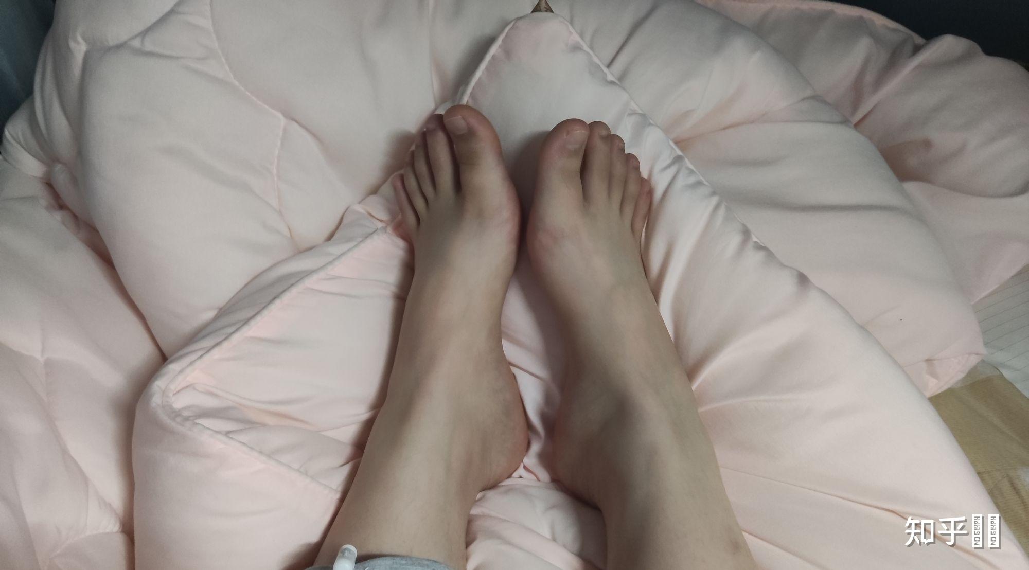 一个女生的脚能有多好看