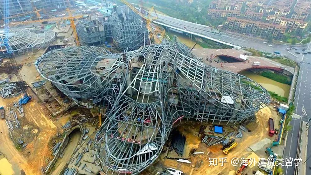 扎哈在中国的最后三个遗作:不可能完成的建筑建成 - 知乎