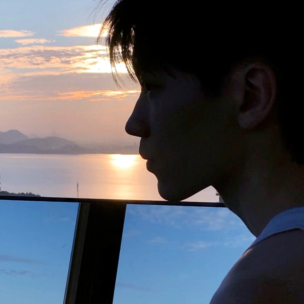 有哪些让女生一眼就心动的微信男头像? - 知乎