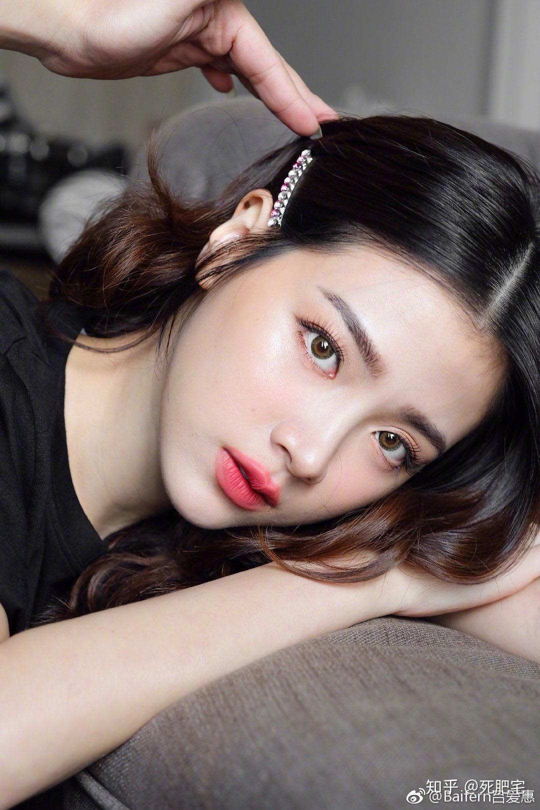 如何评价泰国女演员平采娜长相