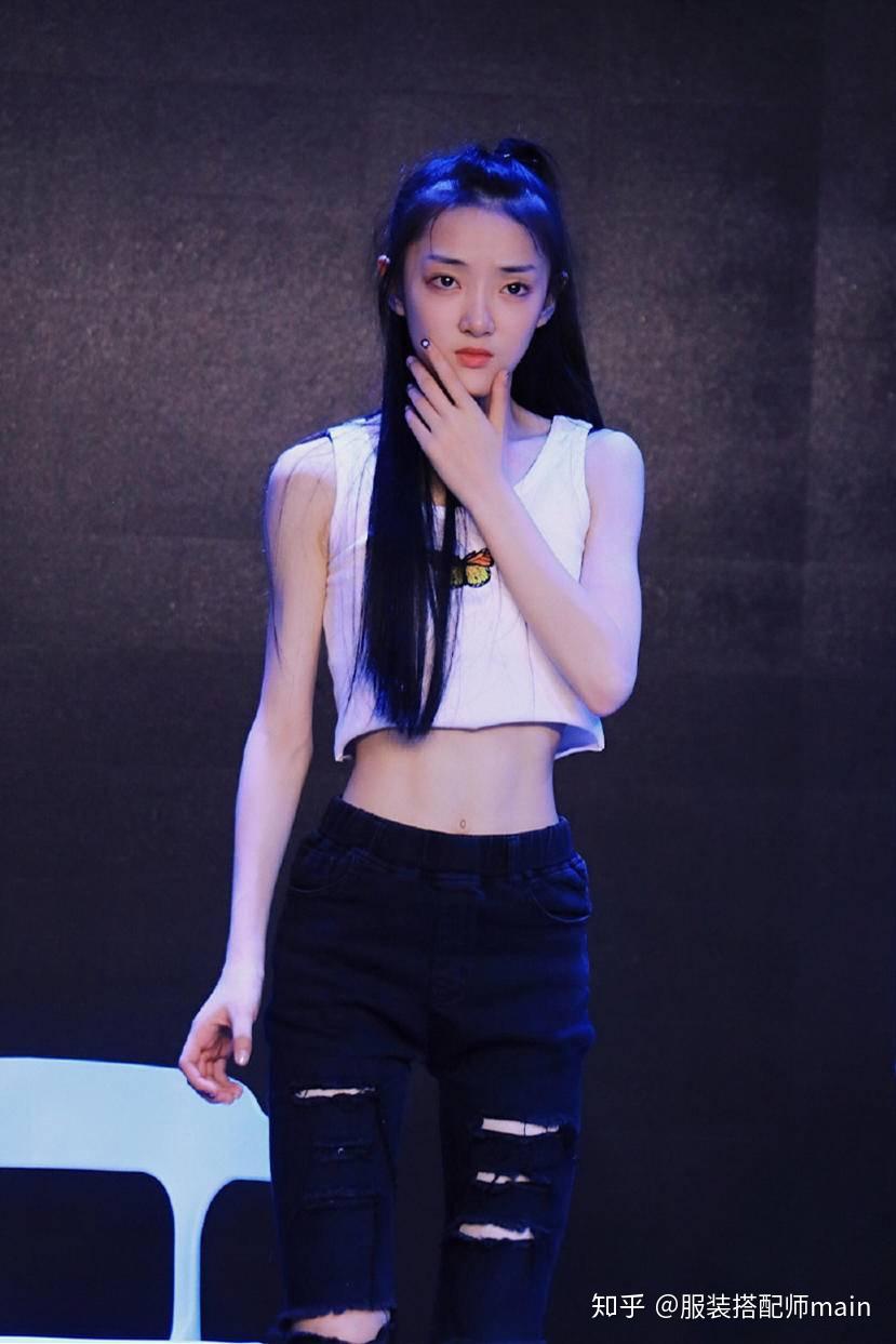 小戏骨白娘子长大了14岁陶奕希肤白貌美穿搭时髦大人都比不过