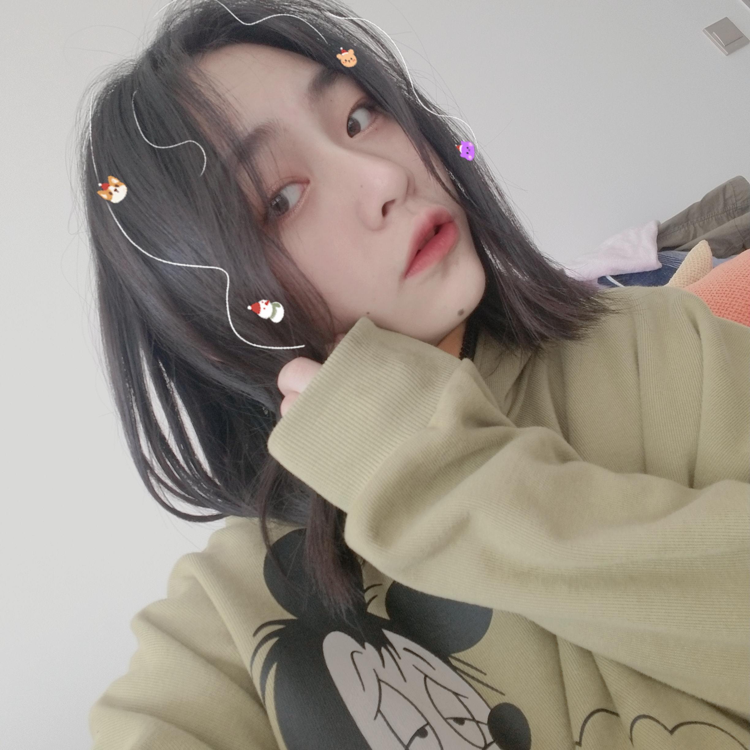 高中时素颜就好看的女生长大化妆后岂不是逆天吗?