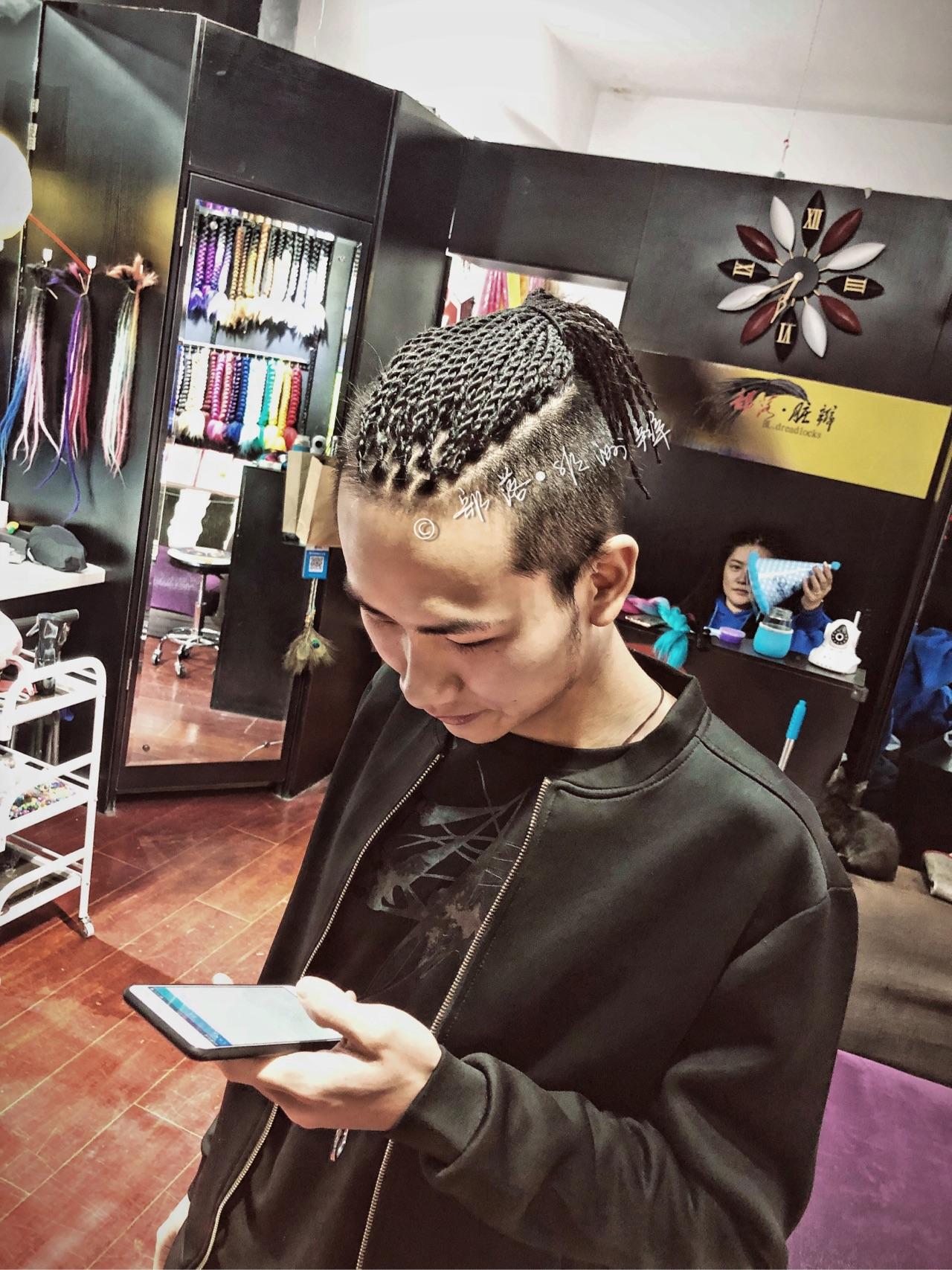 一起看看脏辫非洲辫发型对于气质立竿见影的提升吧