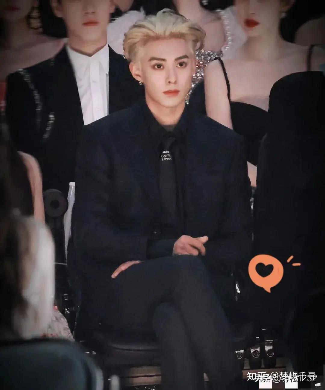 第6名朱一龙朱一龙真的是非常帅气,最年轻的影帝,最具有儒雅高贵气质