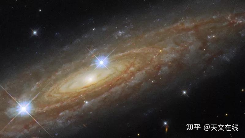 闪闪发光！这一面被哈勃拍到了，这就是螺旋星系，真美！ - 知乎