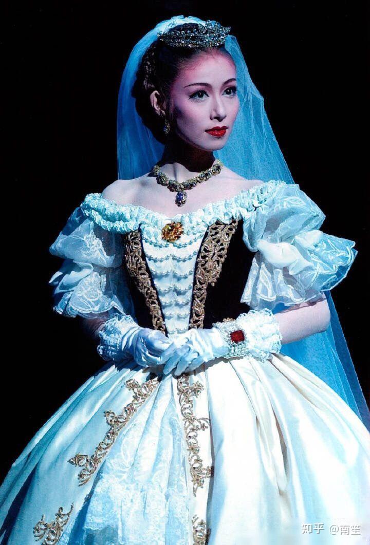 能不能谈谈你最喜欢的宝冢娘役是谁? - 知乎