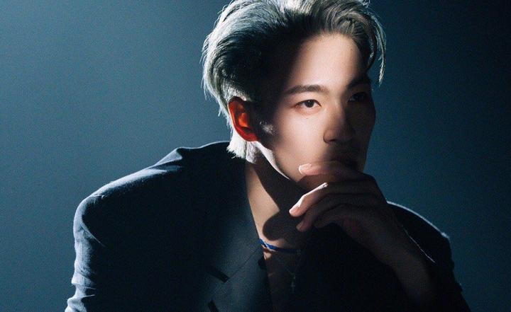 的差异,街舞世界冠军的赞多,曾经在日本从事的舞蹈事业也是以艺术表达