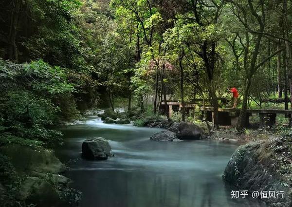 自駕遊的小夥伴從環城南路至佛堂大道;進入稠嶺線後至松瀑山風景區