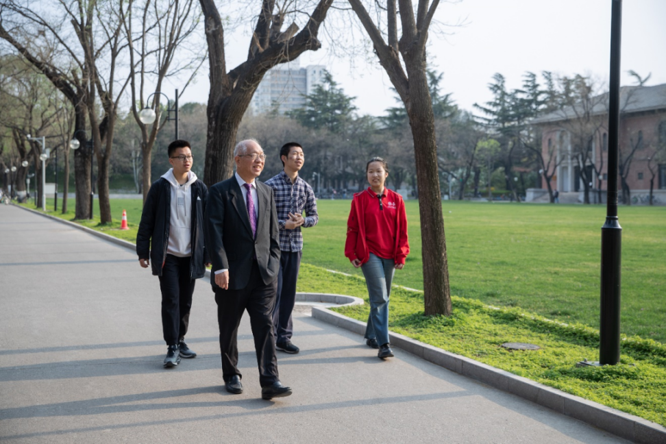 73岁著名数学家丘成桐教授即将全职任教清华大学